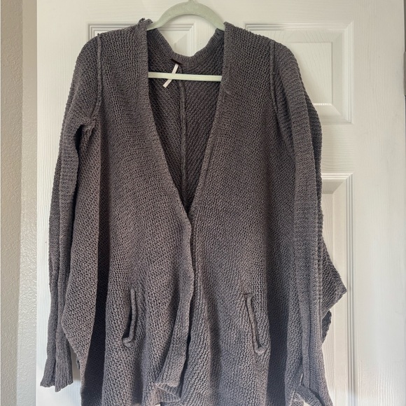 SOLD!!!! Free people Women's Gray Knit Sweater - Picture 1 of 3
